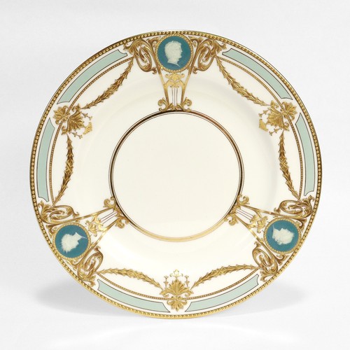 Set of 8 Mintons Porcelain Thickly Gilt Pâte-sur-pâte Luncheon Plates by Albion - Picture 10 of 20
