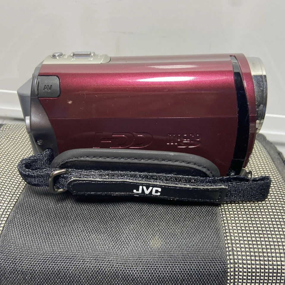 JVC Everio GZ-MG330RU Red 2.7" LCD 35x Optical Zoom 30GB Hard Disk Camcorder - Image 4 of 4