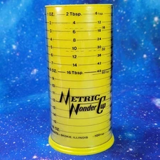 Vintage Milmour Wonder Cup Adjustable Measuring Cup 2 Cup 16oz Yellow Wet Dry US