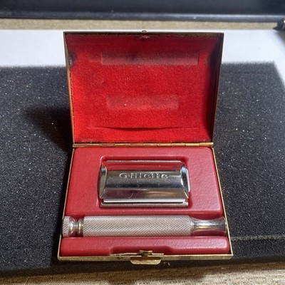 GILLETTE Vintage 1965 Collectible Razor N Blades Brass Travel Kit  Original Box