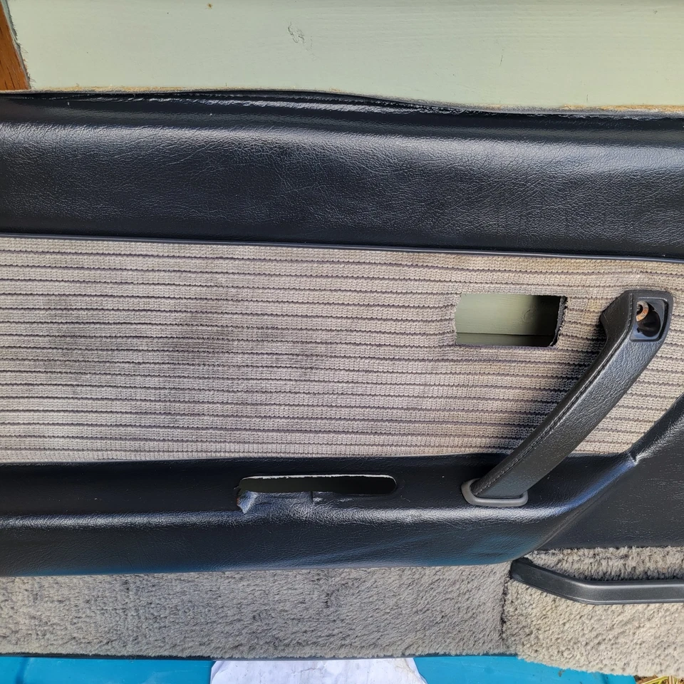 Mazda RX7 1985 azul gris panel de puerta izquierda conductor fabricante de equipos originales Foto 3 de 4