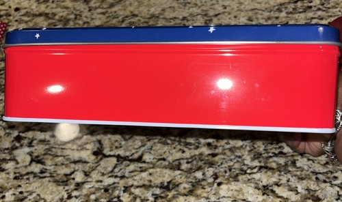 Empty A Charlie Brown Christmas Music & Lights Collectible Cookie Tin - Picture 4 of 5