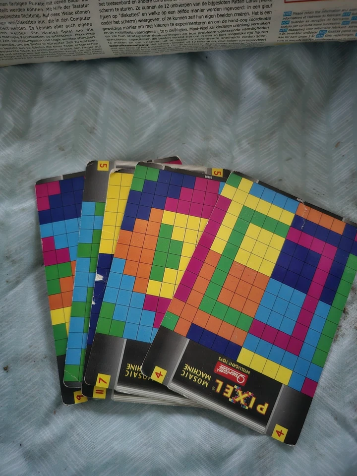 Vintage Quercetti Maxi Pixel Mosaic Machine with Cards & Marbles – Art Toy - Image 3 of 4