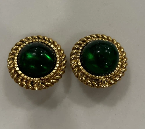 CHANEL Vintage Gripoix Green Poured Glass Gold Plated Clip On Earrings