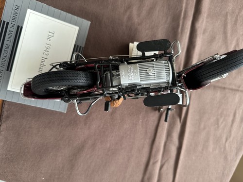 FRANKLIN MINT 1942 INDIAN Motorcycle 442 1/10 Scale With Tag - Picture 6 of 8