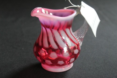 RARE VTG Fenton Cranberry Opalescent Stars & Stripes Handled Glass Pitcher Mint