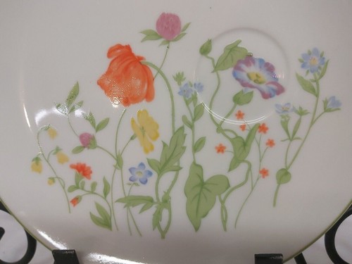 4 Vintage Floral Lunch Plates Morning Glory Poppy Clover Botanical wildflowers - Picture 2 of 4