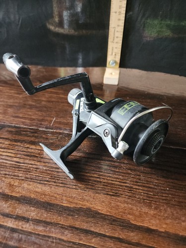 Vintage Taurus Titan Graphite TGR 40 Spinning Fishing Reel - Picture 22 of 22