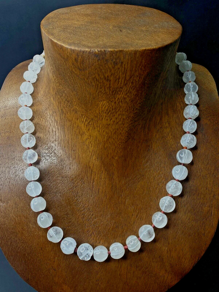 Ancient roman necklace shop