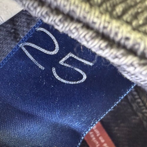Jeans Pilcro Anthropologie sigaretta gamba dritta nero NUOVO denim orlo grezzo taglia 25 - Foto 15 di 16