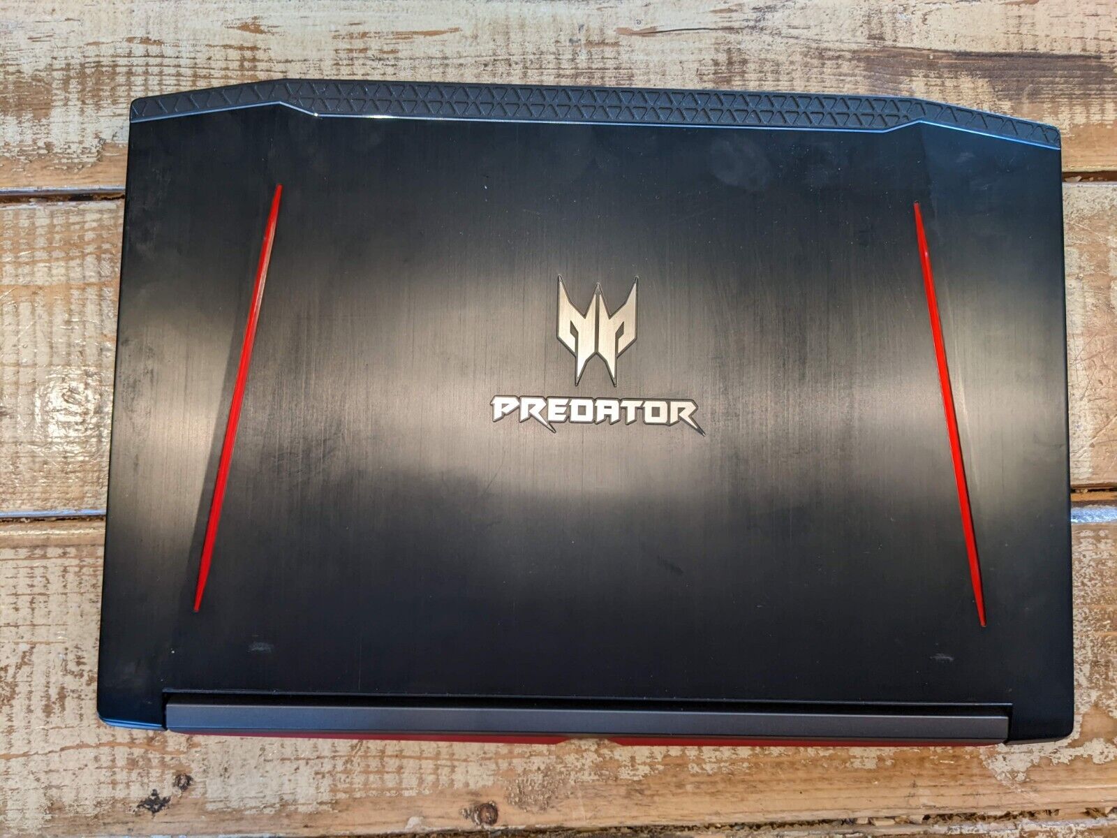 Acer Predator Helios 300 15.6in. (256GB, Intel Core i7 7th Gen., 2.80GHz, 16GB) - Picture 5 of 6