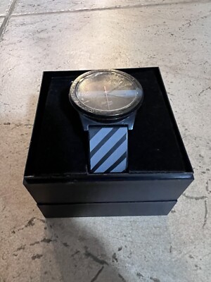 美品　LACOSTE /CROCORIGIN グリーン ロゴ柄 電池交換済 美品 LACOSTE /CROCORIGIN グリーン ロゴ柄 電池交換済