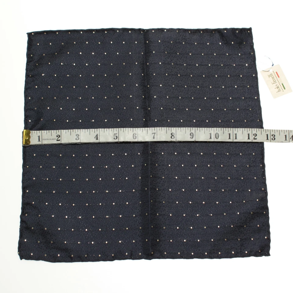 Italo Ferretti Novo com etiquetas bolso de face única quadrado azul marinho com lã/seda dourada 24 KT - Imagem 4 de 4