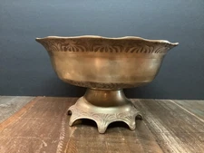 Mid Century Brass Pedestal Scalloped Edge Bowl Decorative Centerpiece 9” across