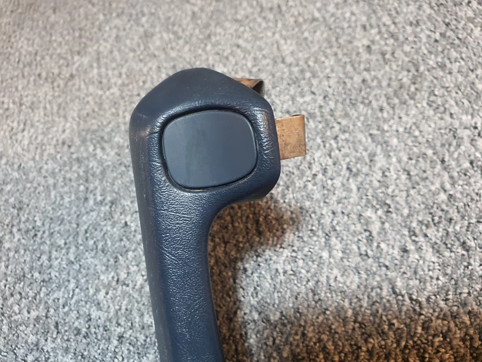 BMW E24 628CSi 633CSi 635CSi pasajero puerta derecha tirador interior manija de agarre azul Foto 2 de 4