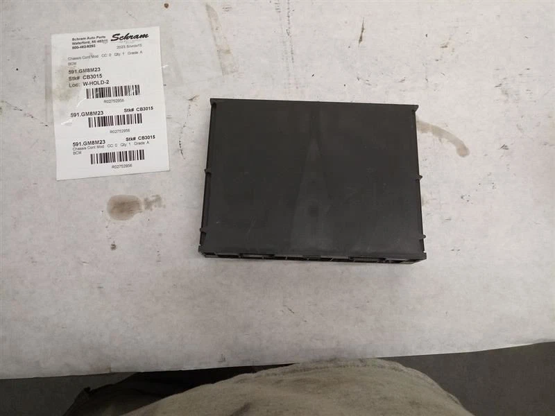 2023 Chevrolet Silverado 1500 Body Control Module BCM Chassis ECM 2752956 - Image 4 of 4