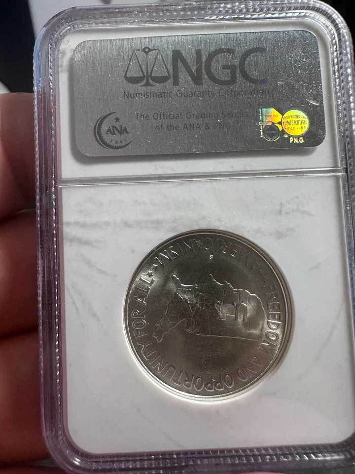 1952 S Washington Carver Commemorative  NGC MS65  only 8,006 minted  Lot#901 - Image 4 of 4