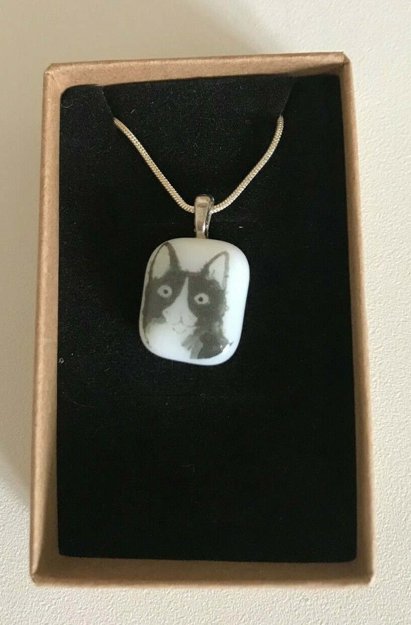Handmade Fused Glass Dog/Cat/Butterfly necklaces - Picture 12 of 19