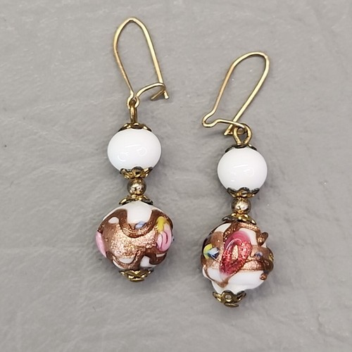 Hochzeitstorte Ohrringe durchbohrt Lampwork weiß Glaskugel baumeln mundgeblasen 1,5"