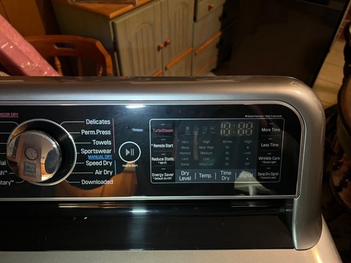 LG 7.3 cu.ft. Smart wi-fi enabled gas dryer with turbosteam - Picture 2 of 10