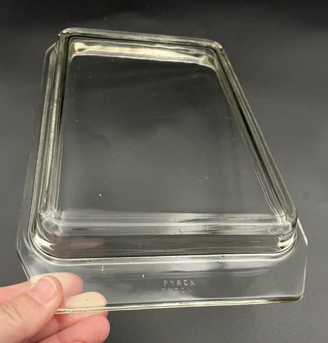 Vintage Pyrex Pink Daisy, Rectangle, Space saver design casserole dish, w/ lid - Picture 21 of 24