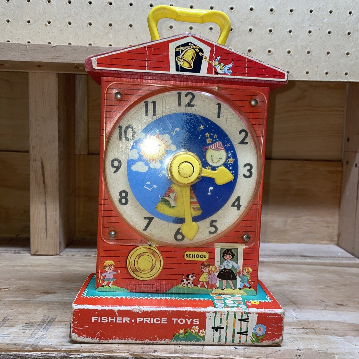 VINTAGE FISHER PRICE TEACHING CLOCK MUSIC BOX TOY-1968--WORKS Fast