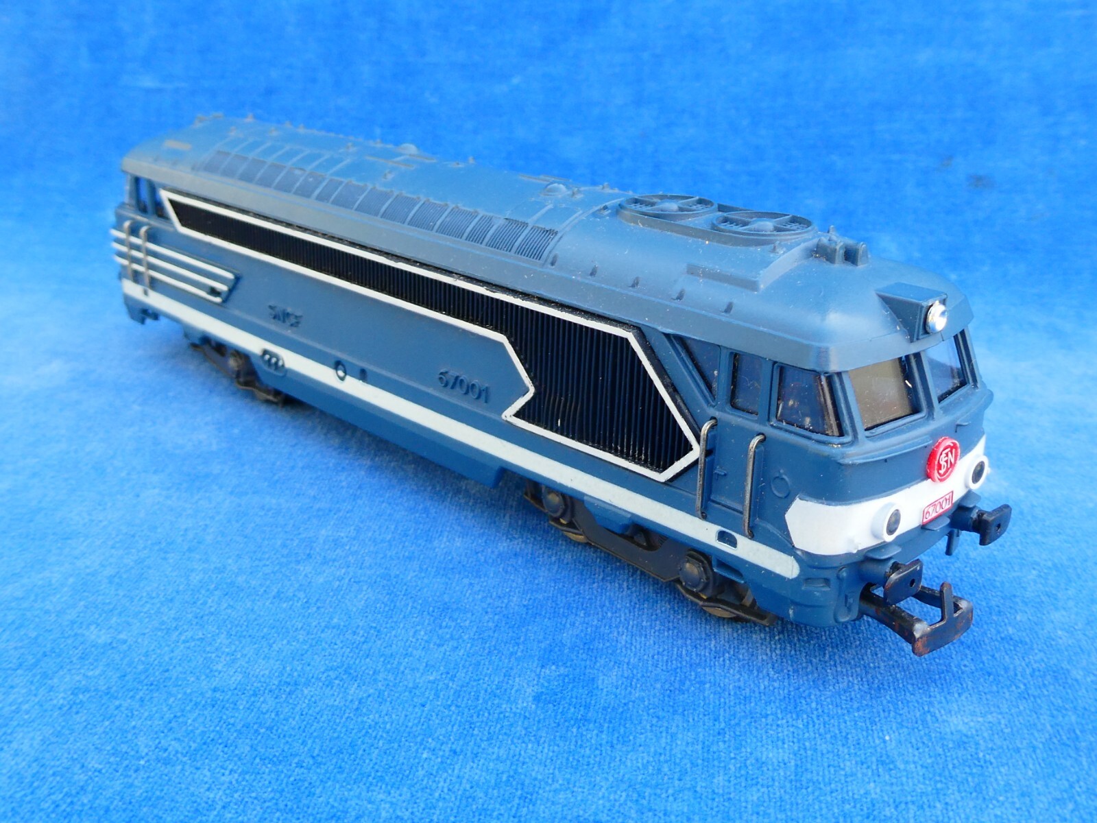 JOUEF Locomotive diesel BB 66150 SNCF éclairée en permanence # 8531 lot 2