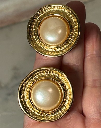 VTG Givenchy Gold Tone Faux Pearl Stud Clip On Statement Earrings - Picture 2 of 9