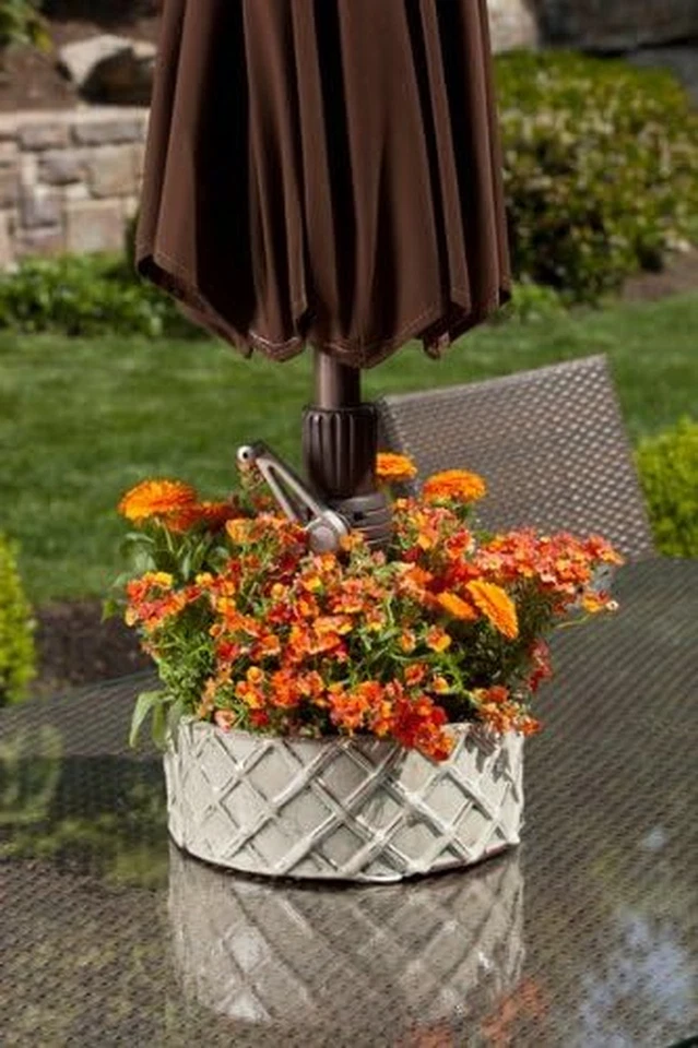 Maceta paraguas Alfresco Home adoquinada Foto 2 de 4