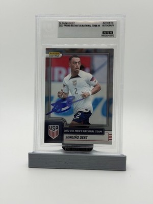 2022 PANINI INSTANT USMNT #4 - SERGINO DEST - SIGNED BECKETT CERTIFIED AUTO 10