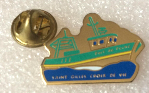 pin's ville divers DEPT ALPES MARITIMES (06) Saint-Agnès