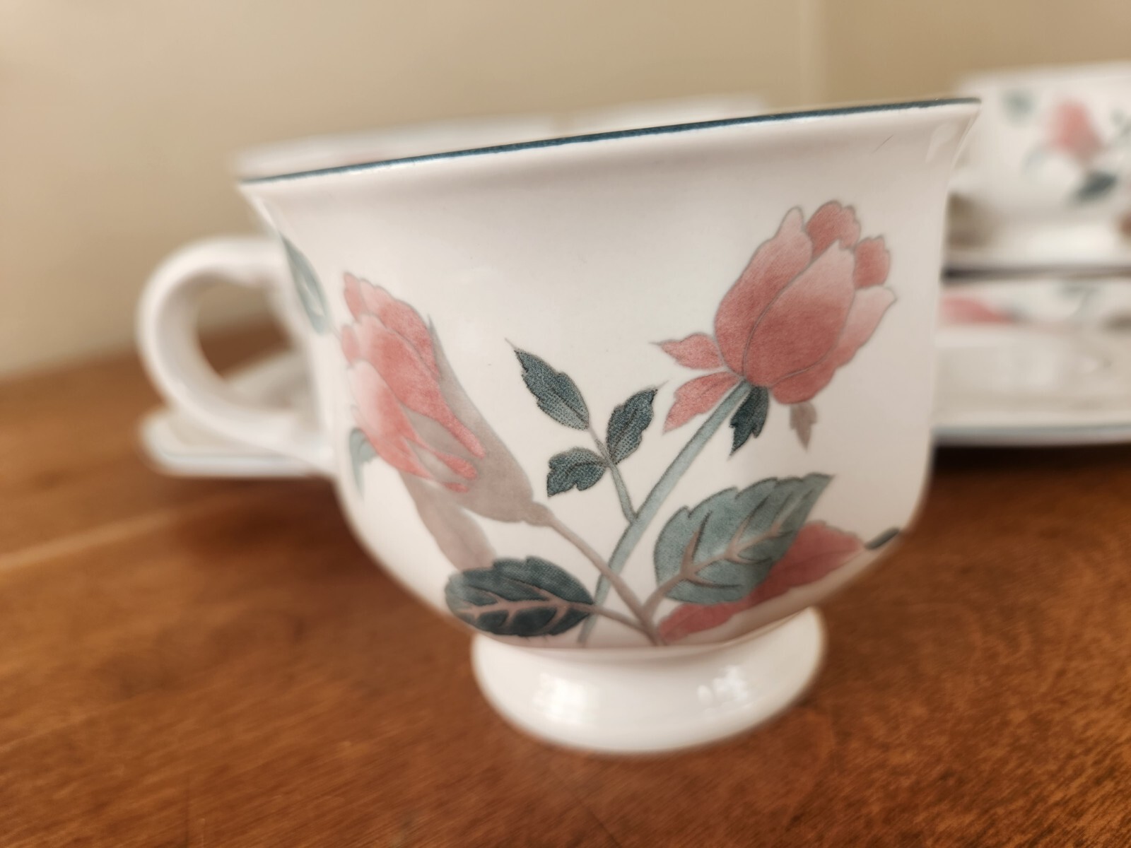 Set 4 Mikasa Continental Silk Flowers Footed Tea Cups And Saucers F 3003 Superb