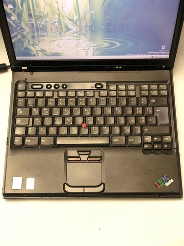 IBM T40 Thinkpad computer portatile retrò Intel Pentium M - Foto 2 di 8