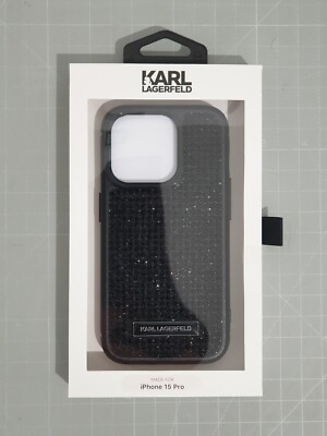 Karl Lagerfeld Rhinestone Plate Metal Logo Hülle iPhone 15 Pro Schwarz
