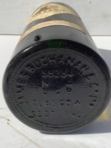 SUPERBE BOUTEILLE DE WHISKY BLACK & WHITE ANNÉES 1950 ‘S SPRING CAP BUCHANAN’S - Foto 5 di 9