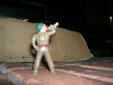 VINTAGE BARCLAY PODFOOT TOY SOLDIER BUGLER B236 METAL