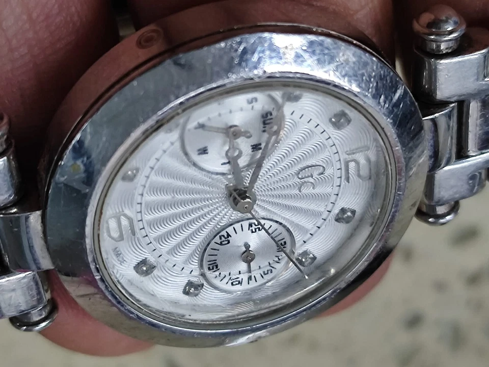 Reloj Guess Collection GC21000 Dama Esfera Blanca Acero Funcionando Foto 3 de 4