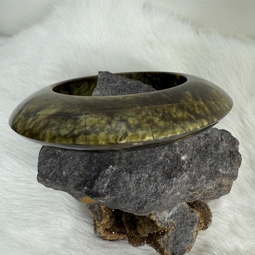 Vintage Green Marbled Lucite Bangle Bracelet - Picture 3 of 8