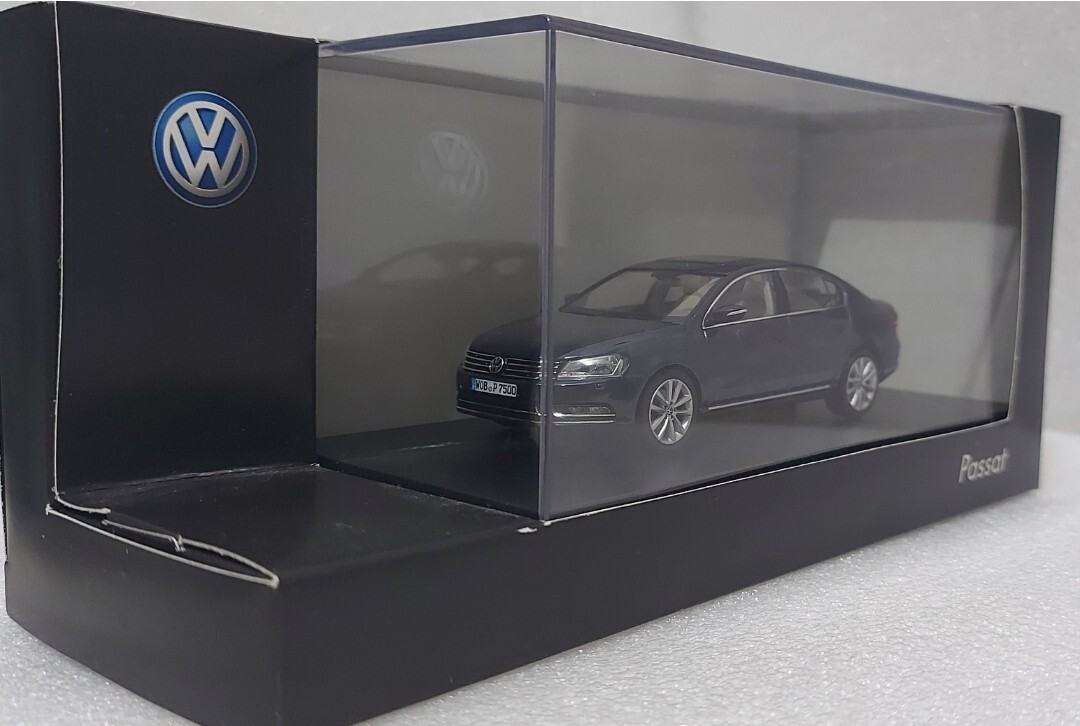 VW PASSAT B7 argent véhicule miniature Schuco 1/43 EUR 57,99 - FR