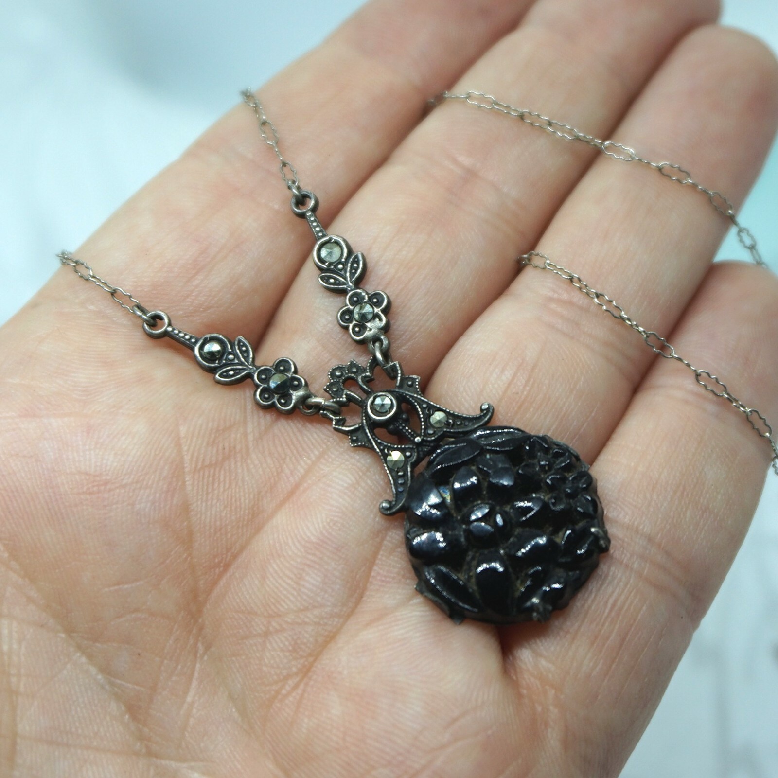 Art Deco Vintage Sterling Silver Floral Carved Black Onyx Key Hole Necklace 18\