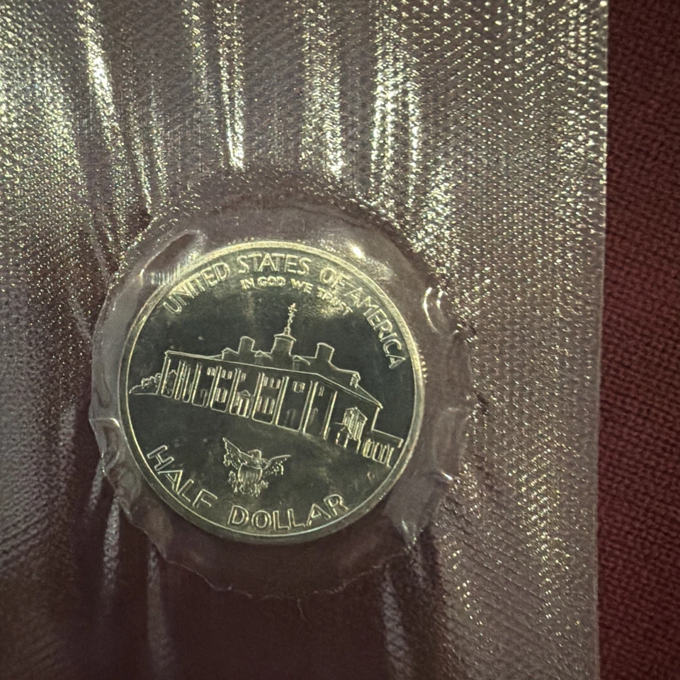 Uncirculated 1732-1982- George Washington Silver Commemorative Half Dollar Coin - Image 3 of 4