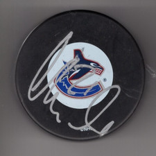 MAGNUS ARVEDSON SIGNED VANCOUVER CANUCKS HOCKEY PUCK w/ COA