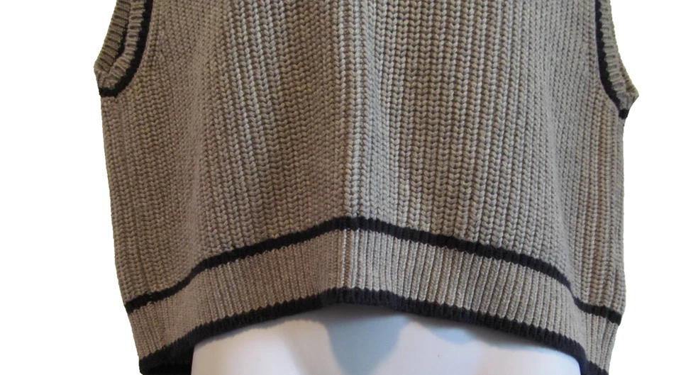 Chaleco Suéter Abercrombie & Fitch Gris Tejido Acanalado Cuello en V Mediano Preppy Nuevo con Etiquetas Foto 3 de 4