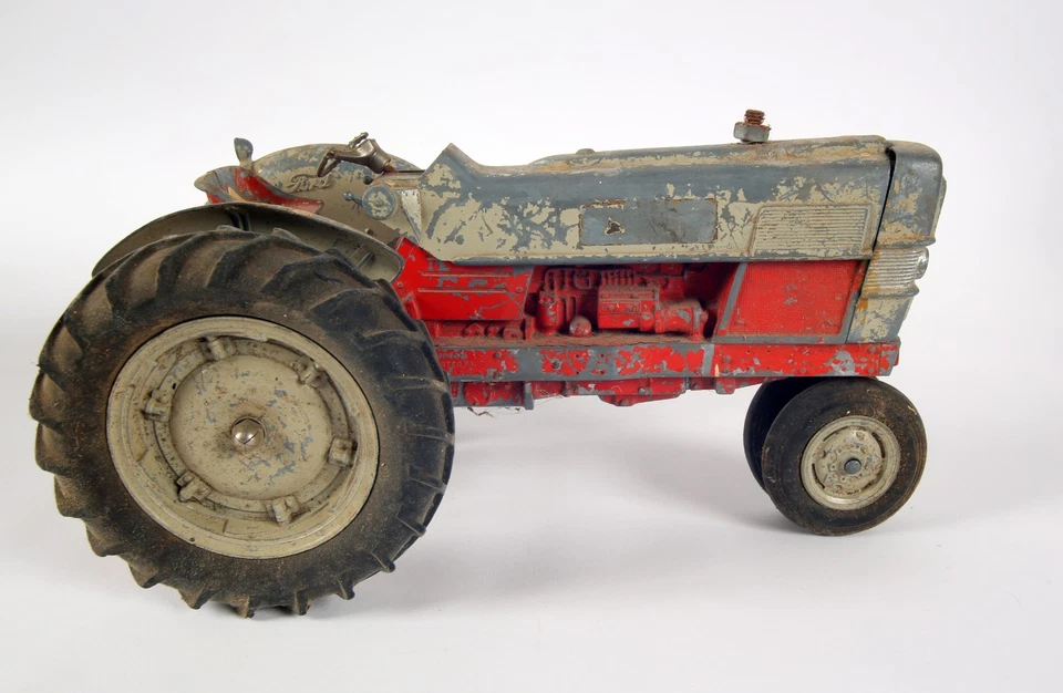 1950S VINTAGE  FORD  POWER MASTER TRACTOR HUBLEY? W/ 3PT FARM TOY - Image 4 of 4