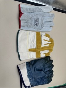 #N31- Set Of 3 Gloves