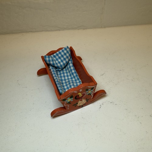 Vtg Dora Kuhn German Dollhouse Doll Furniture Red Cradle Blue Bedding Toile - Bild 5 von 9
