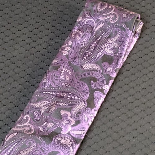 Ted Baker Men’s Necktie Purple Lavender Paisley 100% Silk Made in USA Classic -K - Picture 4 of 11