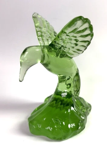 Fenton Glass Hummingbird Figurine Fern Green Incised Fenton Label 4"