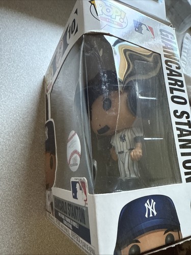 Funko Pop! MLB Béisbol #10 Giancarlo Stanton New York Yankees Caja Abollada - Imagen 8 de 8