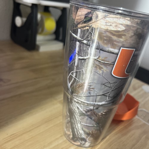 24 oz Tervis Tumbler. Camo University Of Miami Hurricanes - Picture 3 of 10